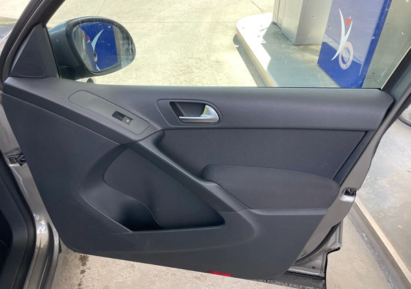 Volkswagen Tiguan cena 38900 przebieg: 175000, rok produkcji 2010 z Mońki małe 352